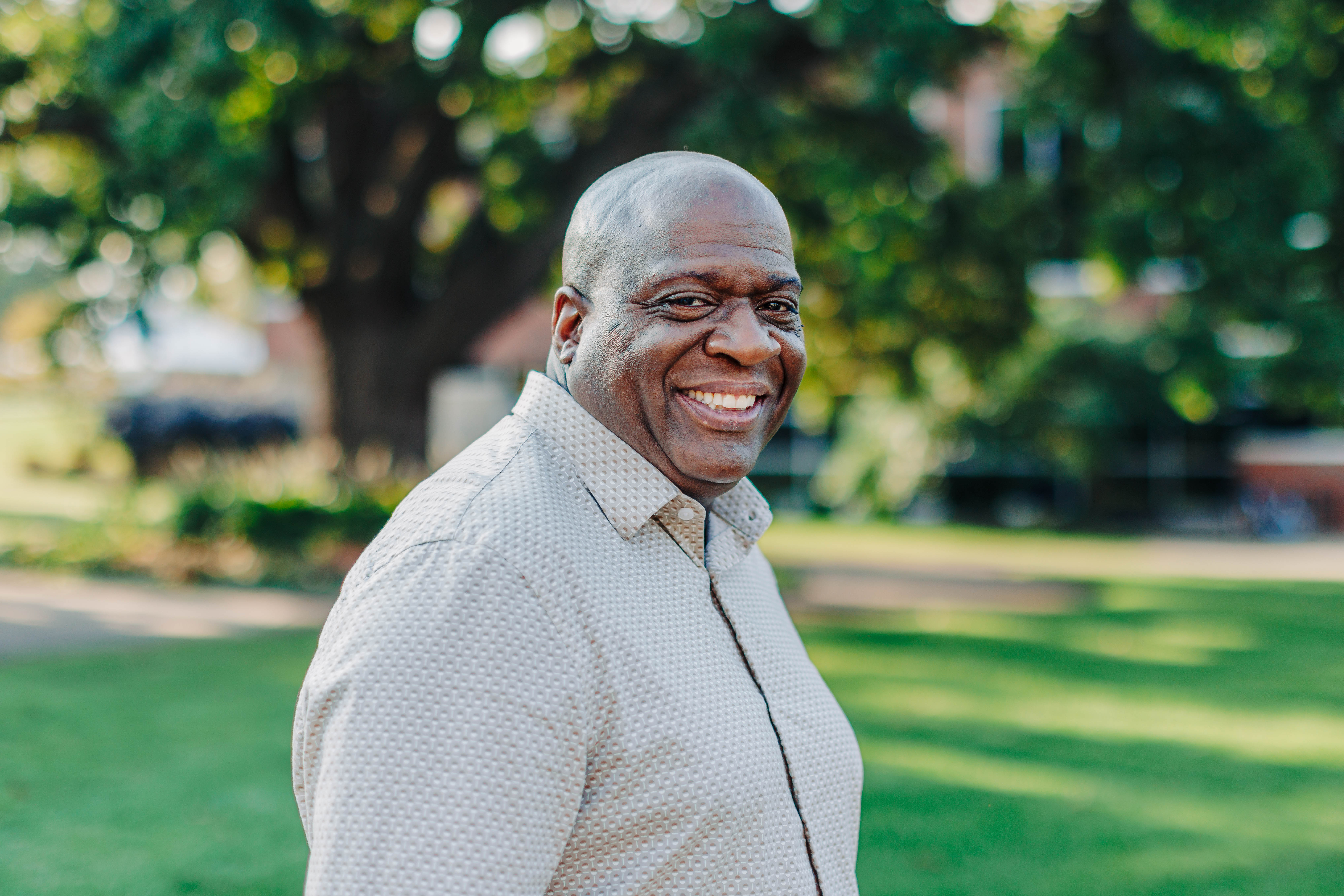 Headshot of Ken Shelton